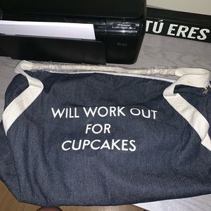 Jean Colored Gym Bag. “will workout for cupcakes”